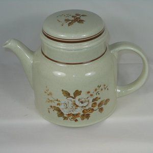 Tea pot. Royal Doulton UK Lambethware Ravel LS1037